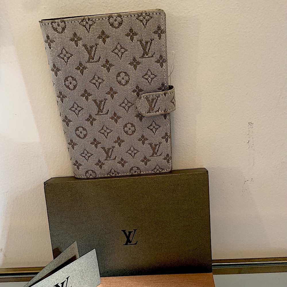 SOLD ‼️Authentic Louis Vuitton PM agenda